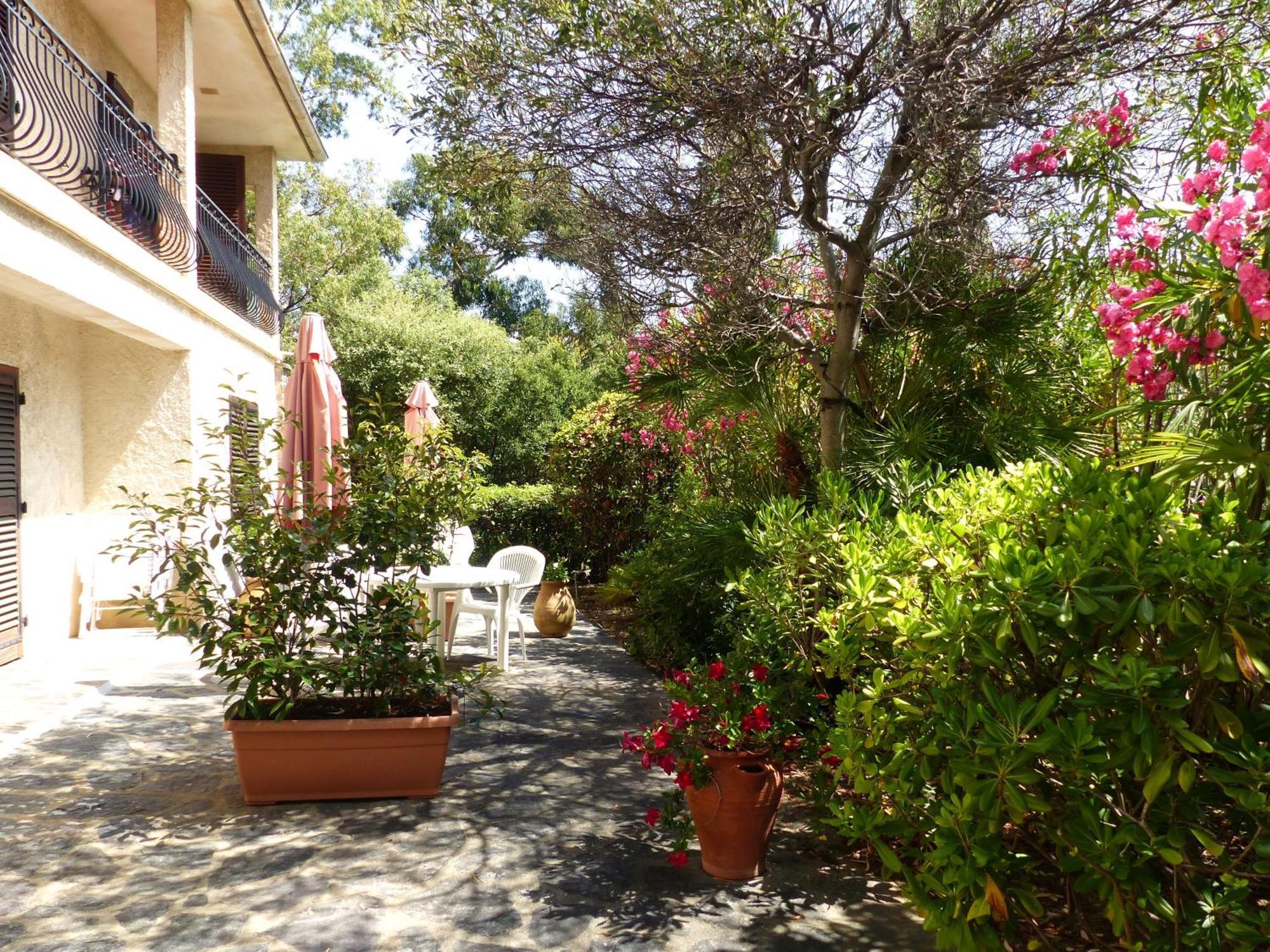 Hotel Cap Soleil Cavalaire-sur-Mer Exterior foto